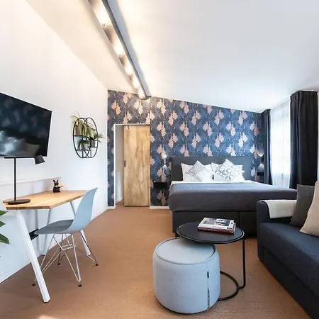 B-hotel Hotel