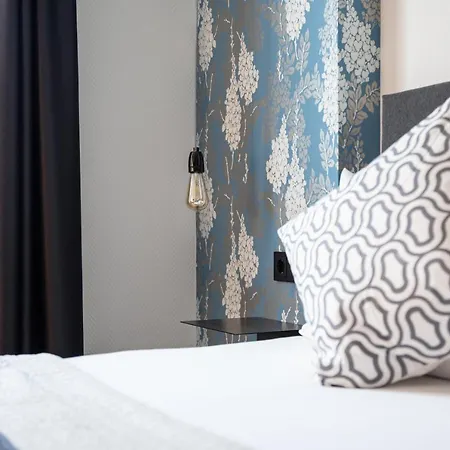 B-hotel Hotel